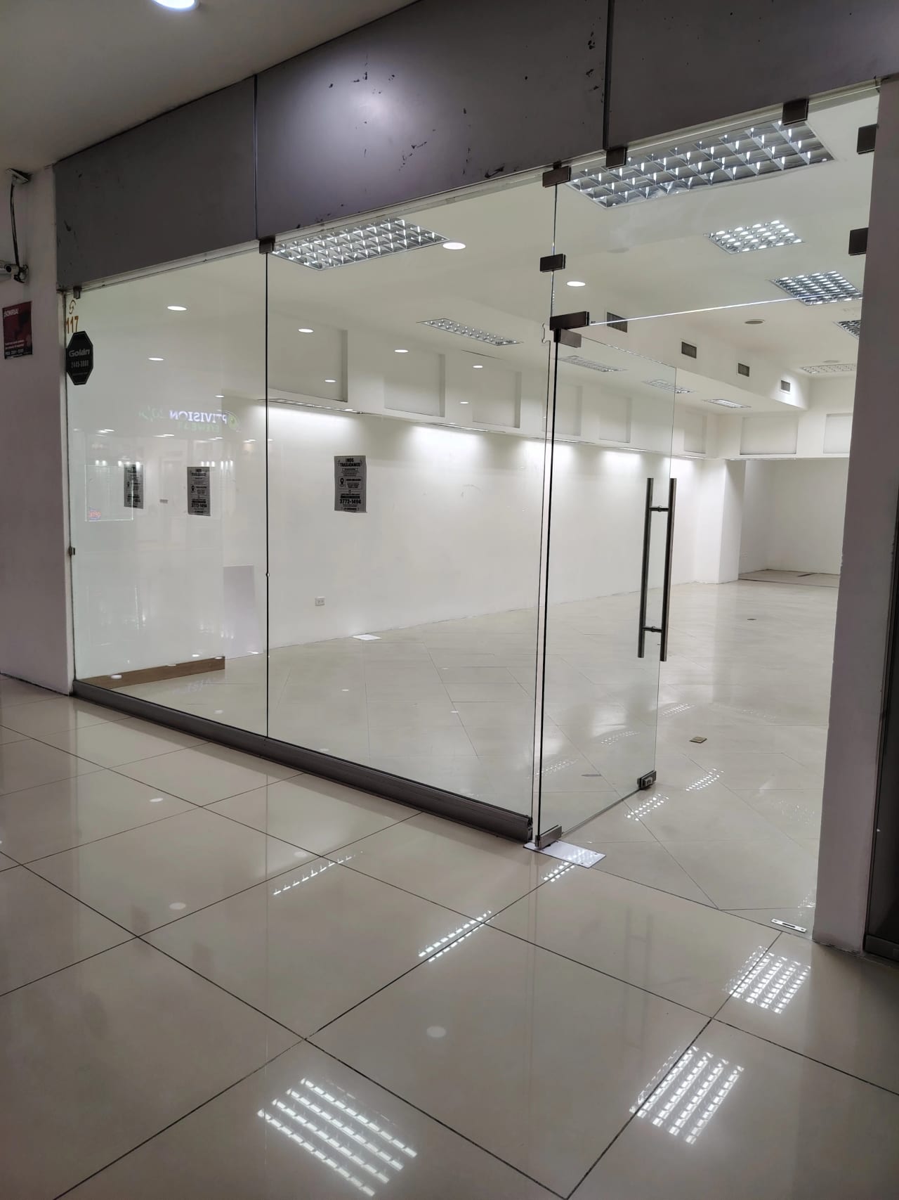 Local en Alquiler de 80 m² en Galerías Prima, Calzada Roosvelt — foto 2 de 5