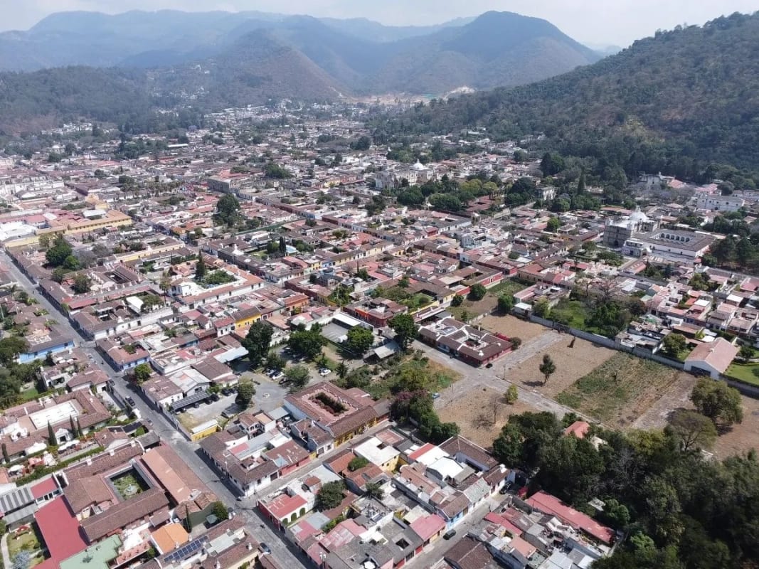 🏞️ ¡Oportunidad única de inversión en Antigua Guatemala! 🏞️  📍 A solo 5 cuadras exactas del casco central — foto 2 de 4